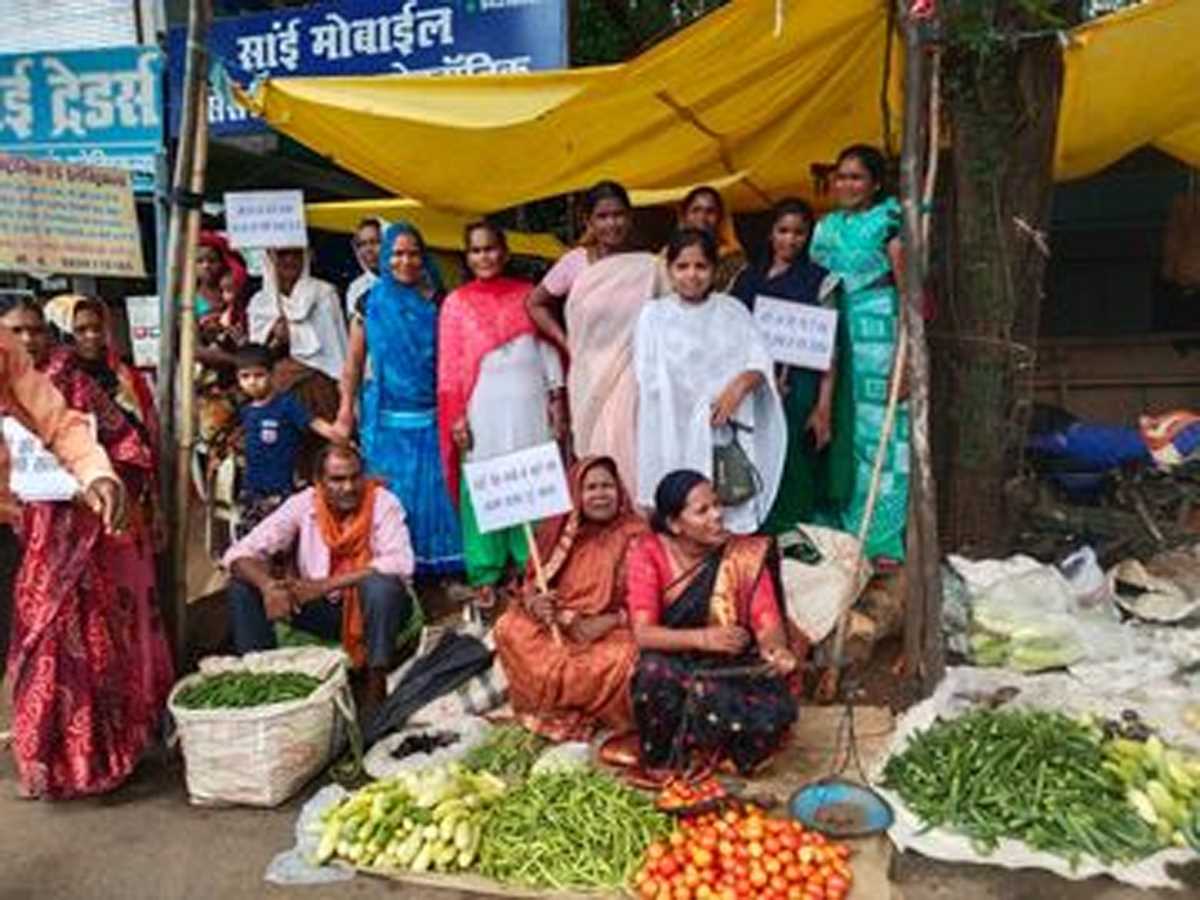 सब्जियों की बेतहाशा मूल्य वृद्धि के विरोध में कांग्रेस का प्रदर्शन